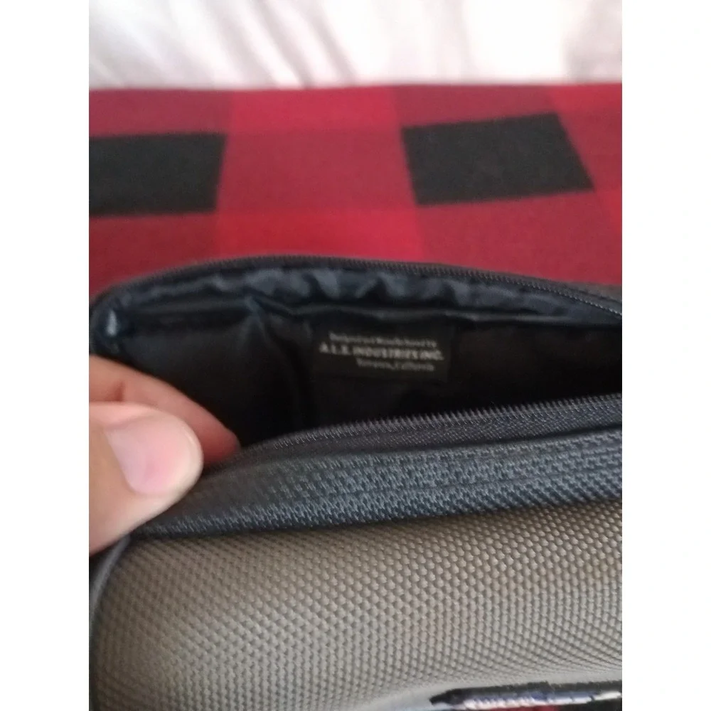 Nintendo GameBoy Advance SP Zipper  Carrying Case Gray OEM Genuine Authentic GBA